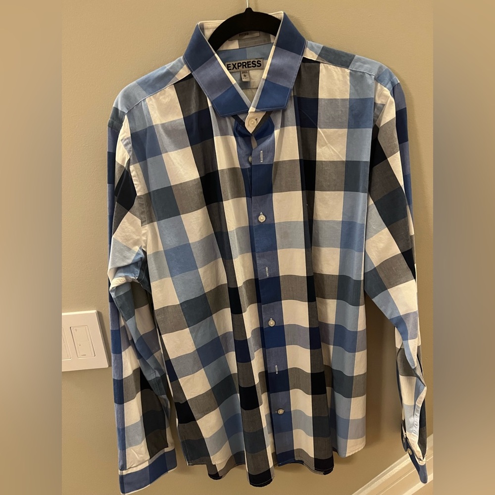Mens like new "Express" Fitted Long Sleeve Plaid Button Down Excellent Shape!!!